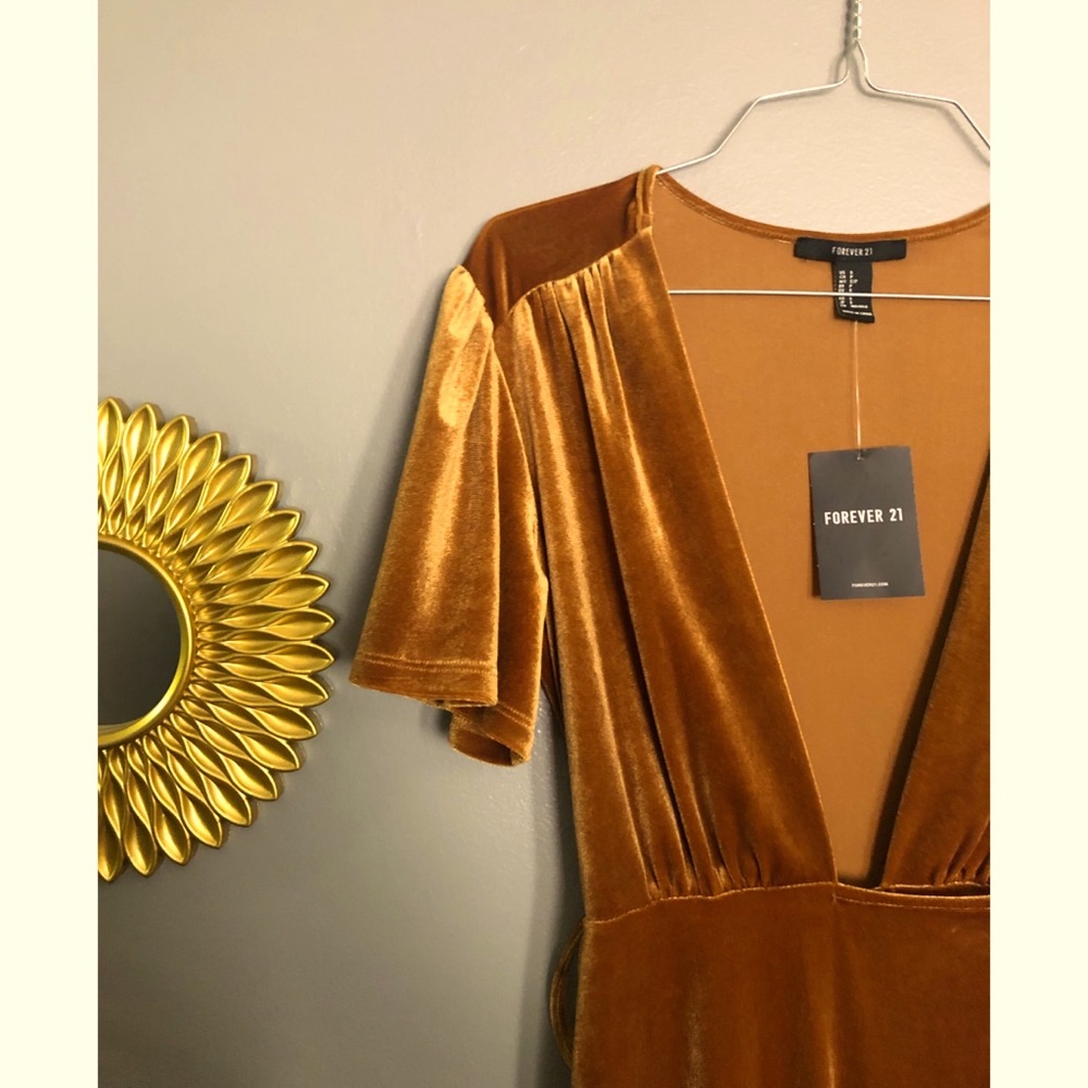 Lux Elegant Velvet Midi Dress